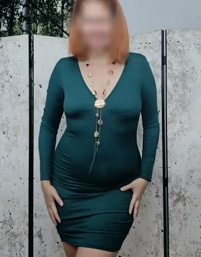 Ella, 30
