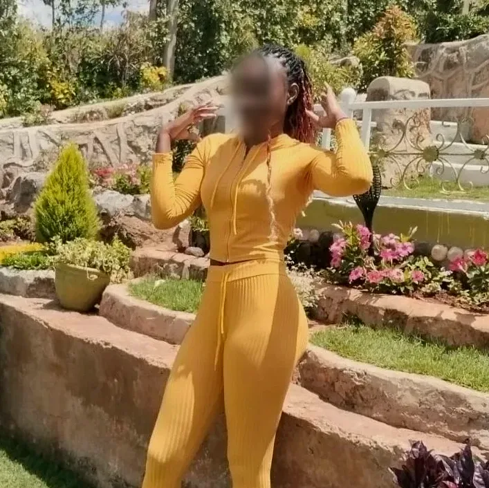 Isobel, 26