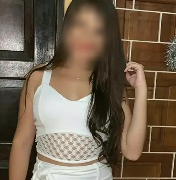 Toni, 27
